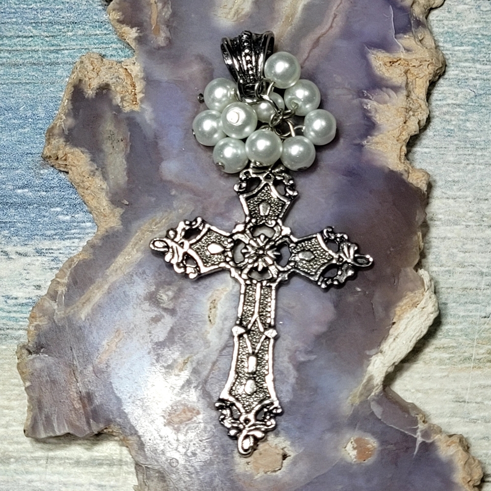 Elegant Silver Cross Pendant with Pearls